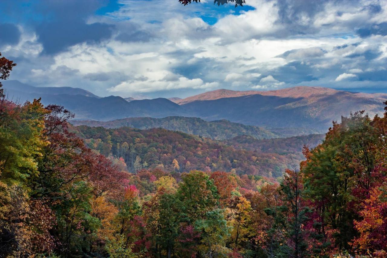 Fireflies And Moonshine Villa Gatlinburg Exterior photo
